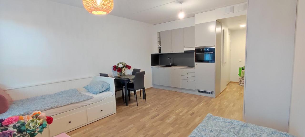 Ruby Studio 5Min To Vantaa Airport And 20Min To Helsinki Center Daire Dış mekan fotoğraf